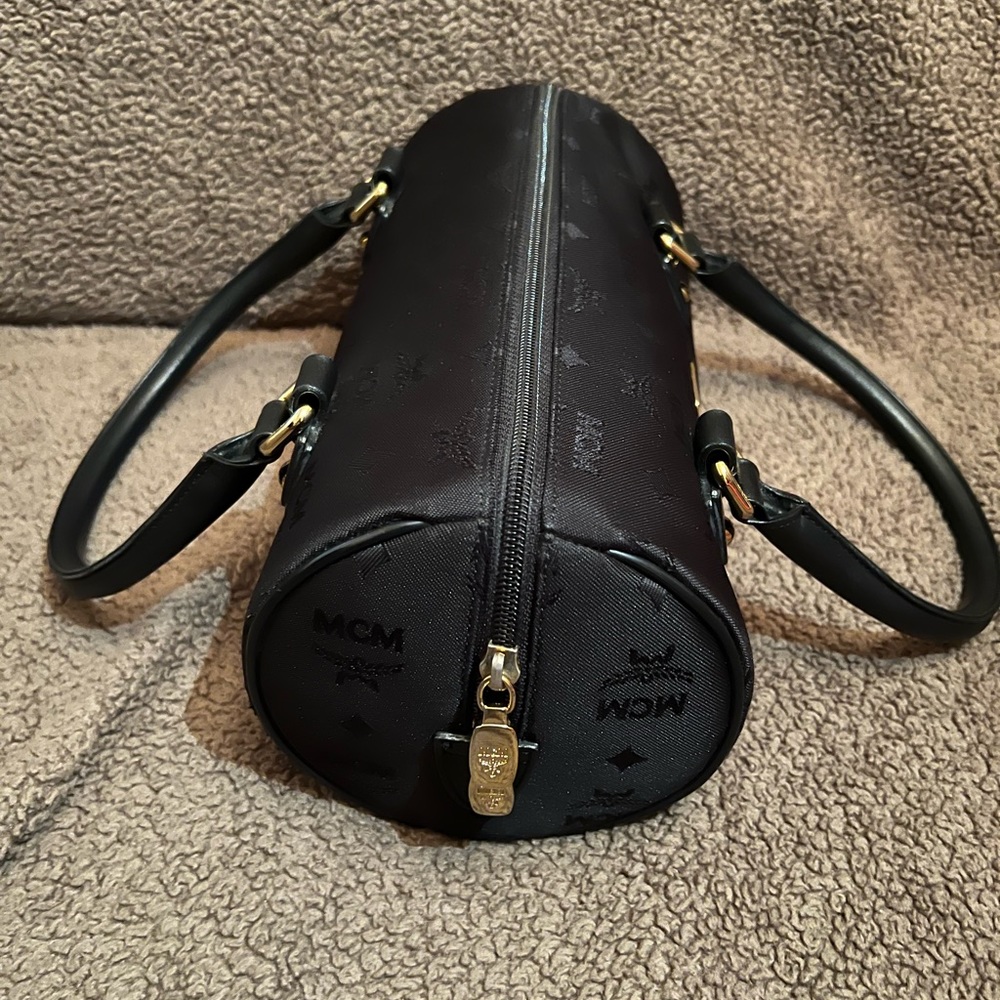 Authentic MCM black papillon - Picture 4 of 4